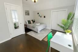 Cozy 2-Bedroom Apartment | Close to Wrigley
