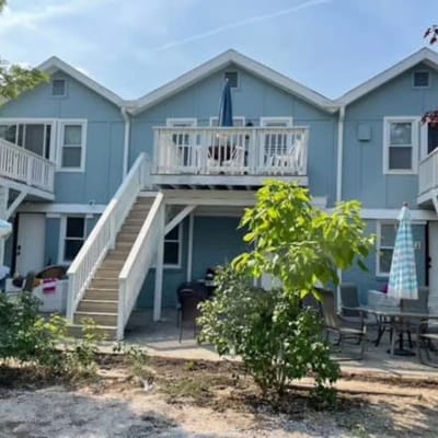 Beach Condo I Steps From Lake Mich