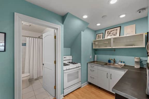 2 BD Condo I Steps From Lake Michigan
