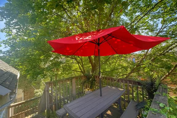 Cozy 2-Bedroom Apartment | Close to Wrigley