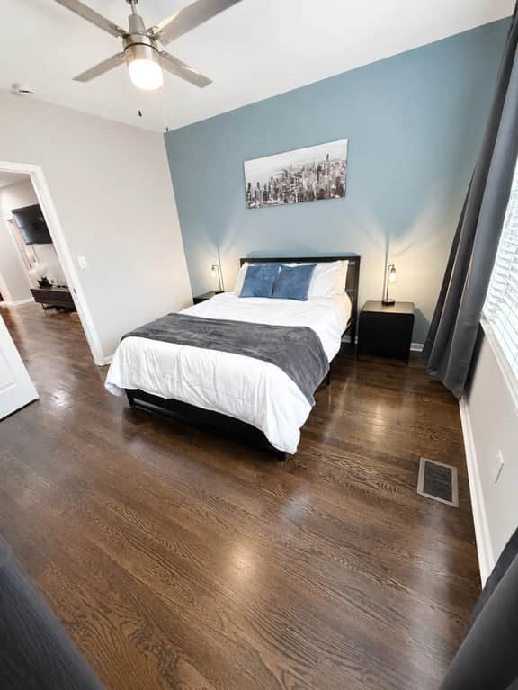 The Northside Club House | 2 Living Rooms | Sleeps 8