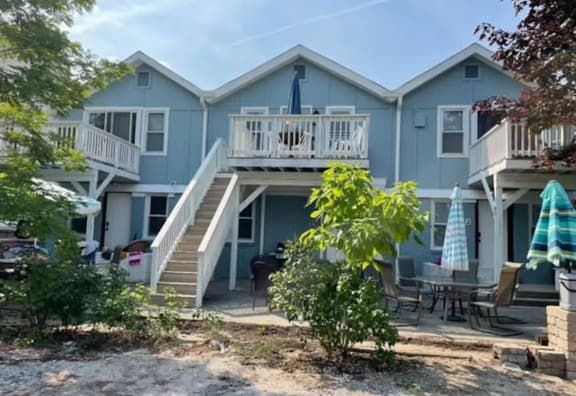 Beach Condo I Steps From Lake Mich