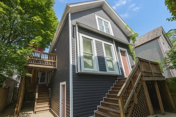 Cozy 2-Bedroom Apartment | Close to Wrigley